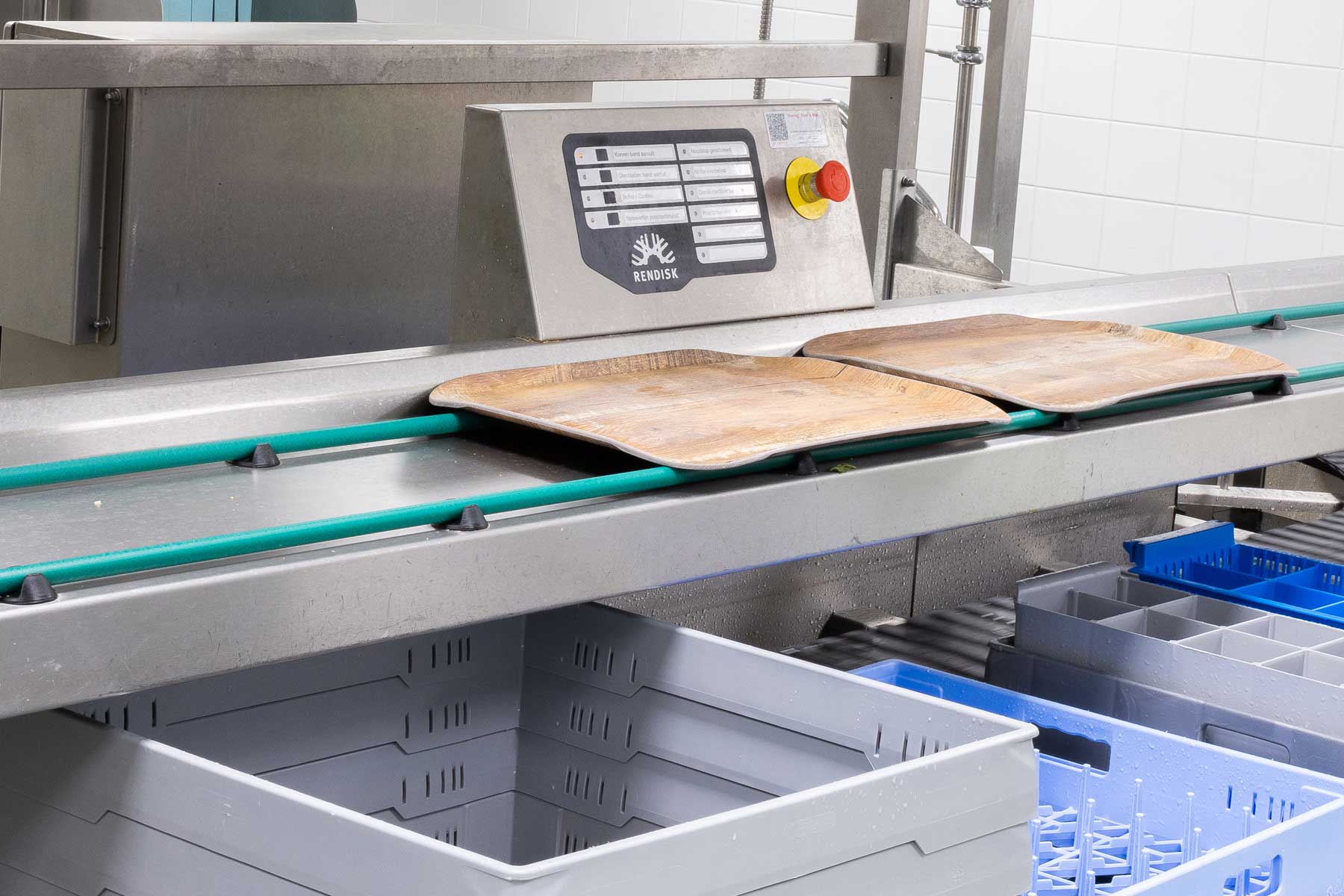 image of Rendisk Advanced and ergonomic dish handling sorting solutions.