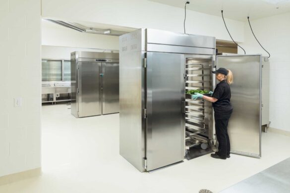 image of Utah State Prison kitchen correctional foodservice.